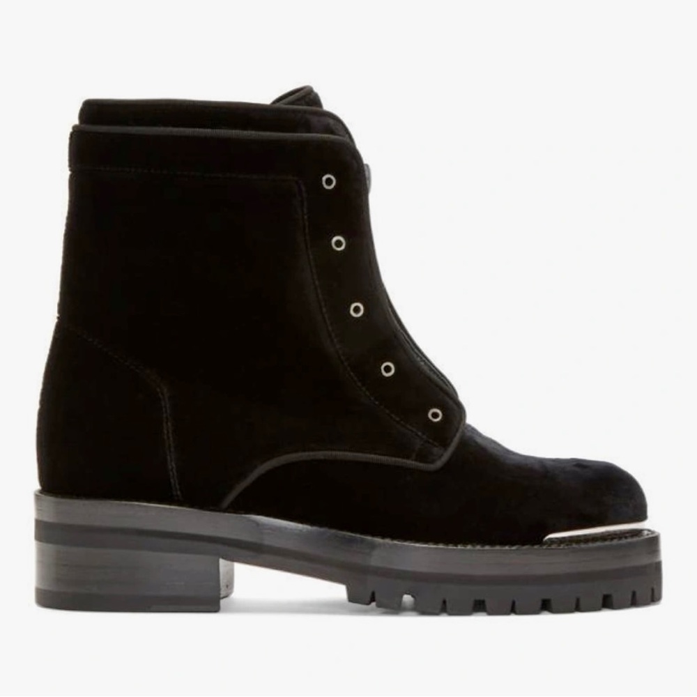 Alexander McQueen Women’s black velvet front zip ankle boots size UK 37.5